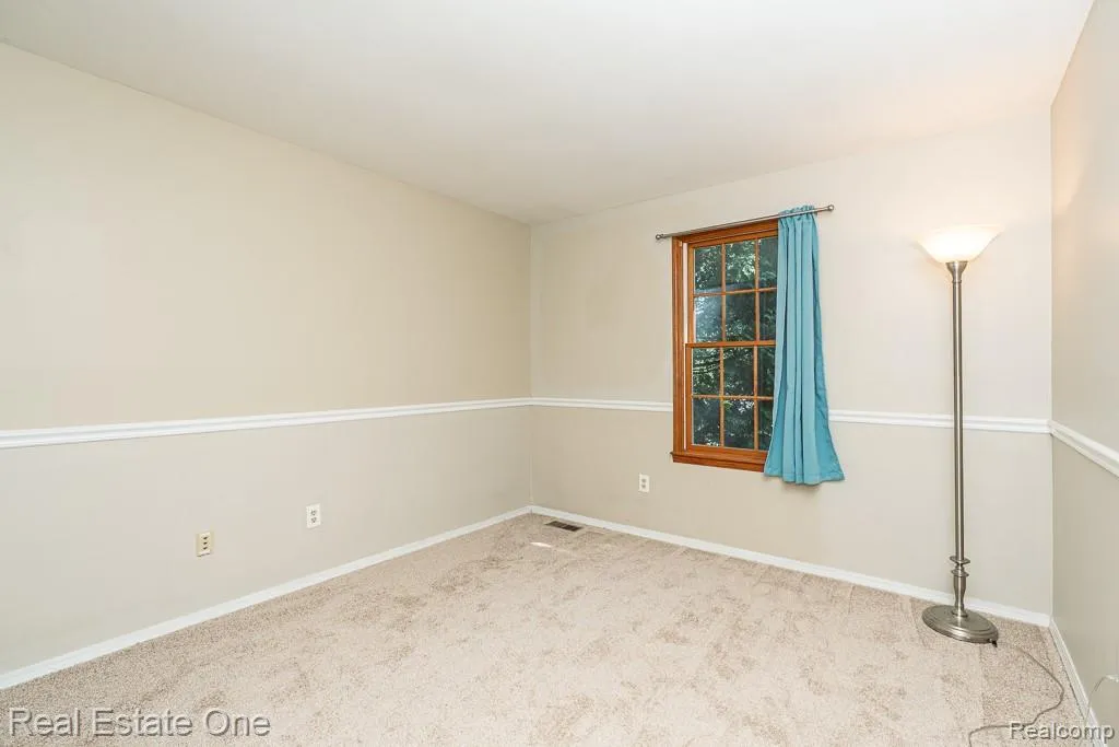 1377 Barneswood Lane Rochester Hills City MI 48306
