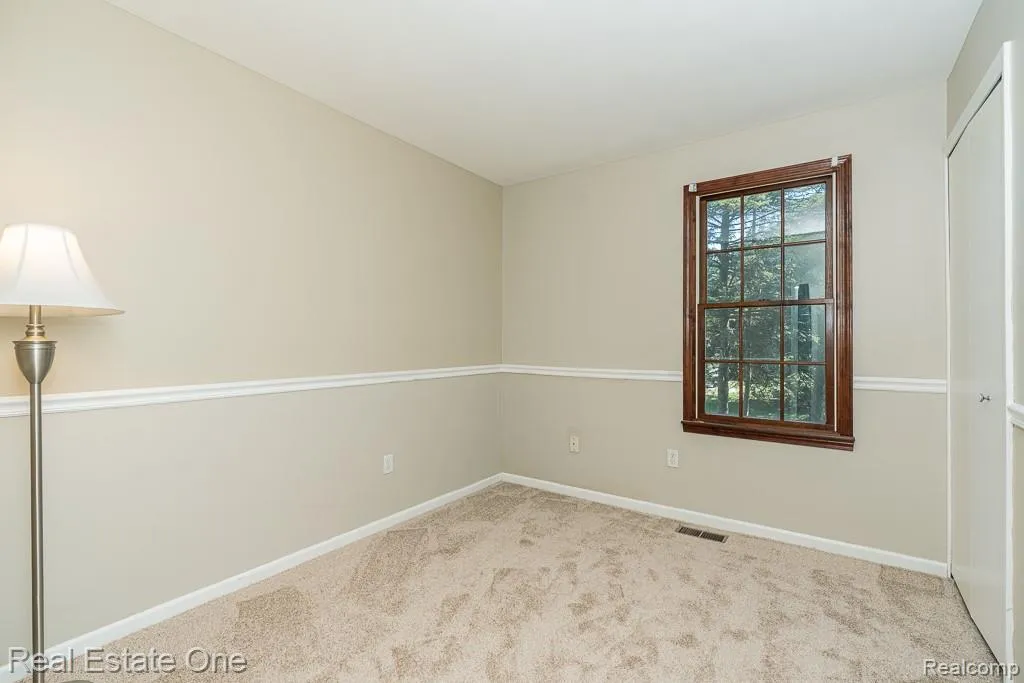 1377 Barneswood Lane Rochester Hills City MI 48306