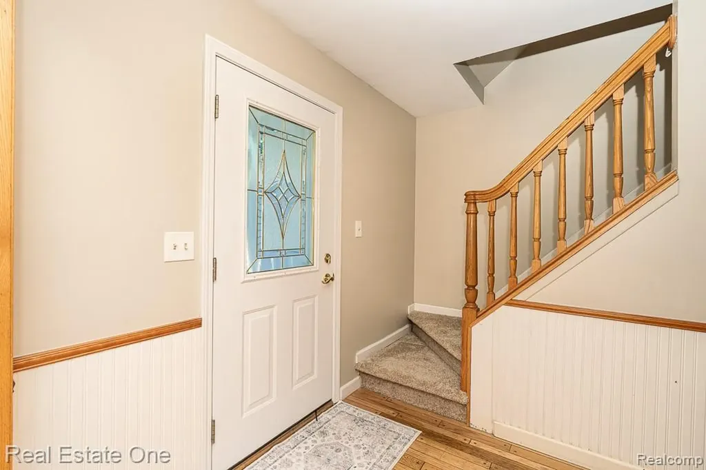 1377 Barneswood Lane Rochester Hills City MI 48306