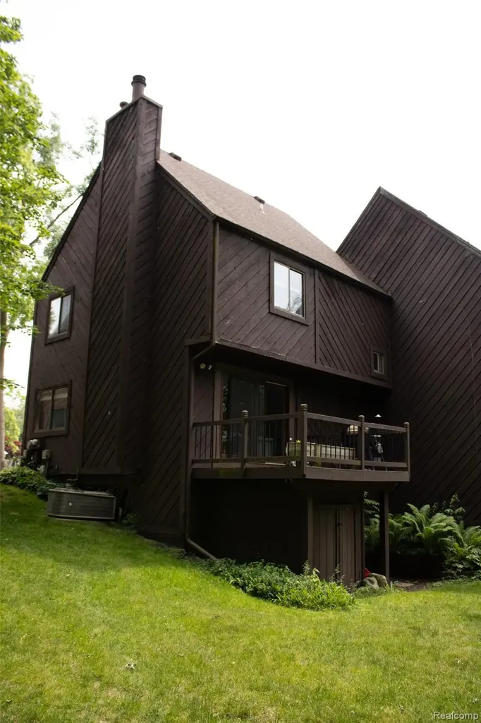 279 Fairway Court Plainwell City MI 49080