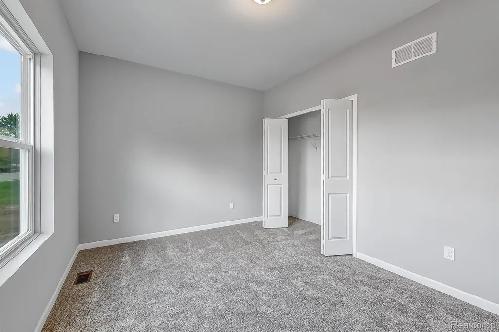 6064 Woodridge Lane Grand Blanc City MI 48439
