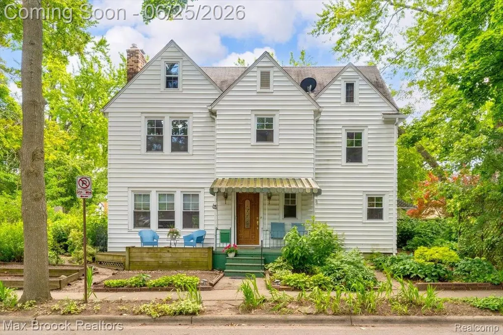 1432 E Park Place Ann Arbor City MI 48104
