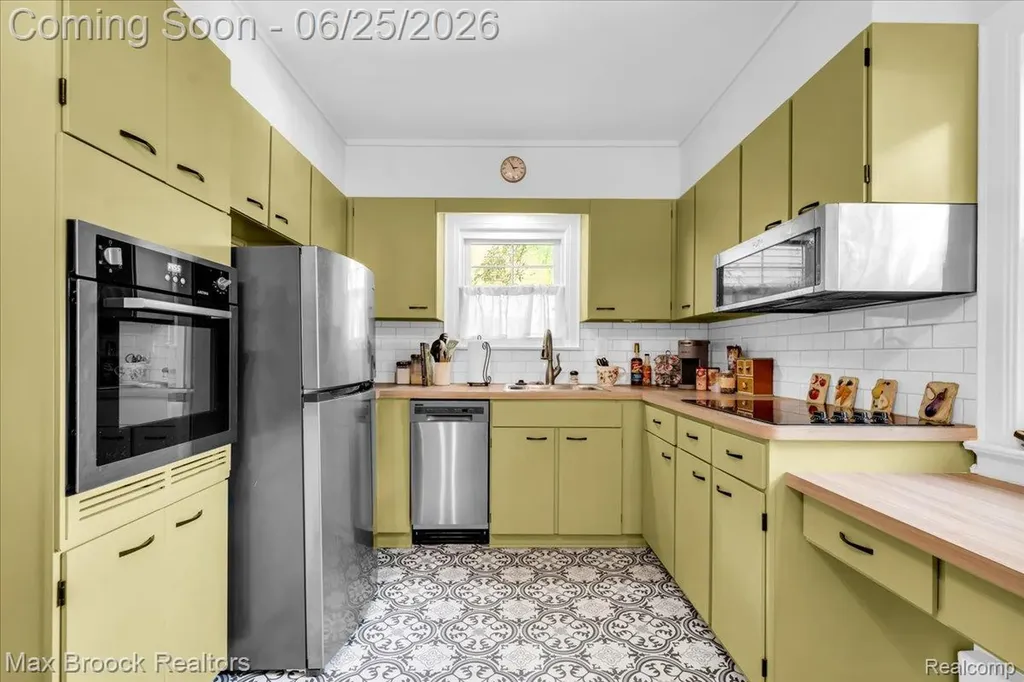 1432 E Park Place Ann Arbor City MI 48104
