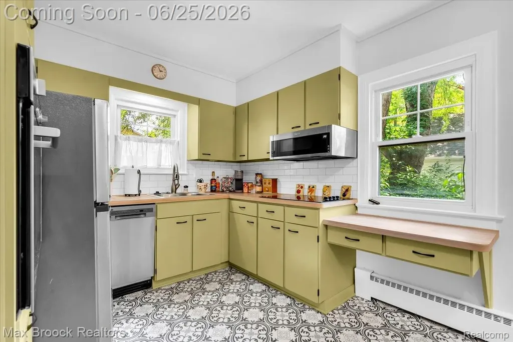 1432 E Park Place Ann Arbor City MI 48104