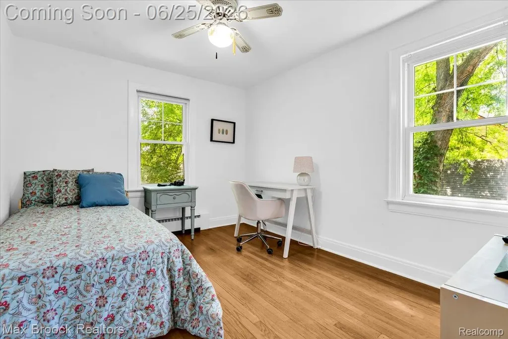 1432 E Park Place Ann Arbor City MI 48104