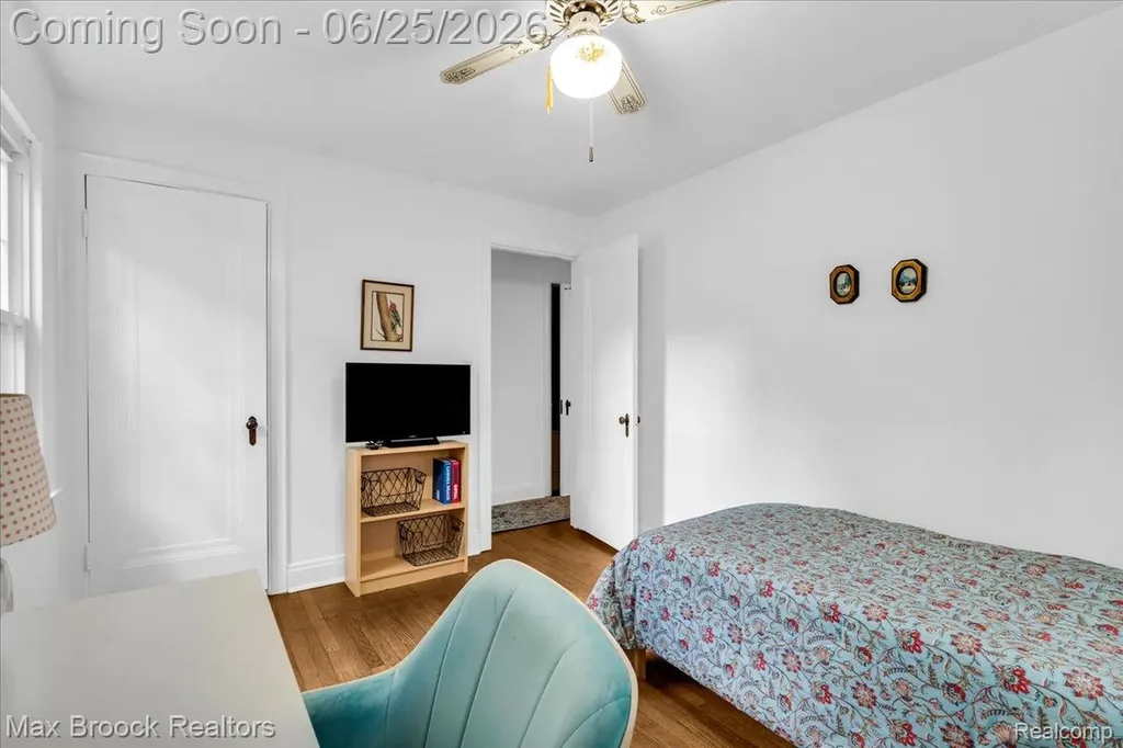 1432 E Park Place Ann Arbor City MI 48104