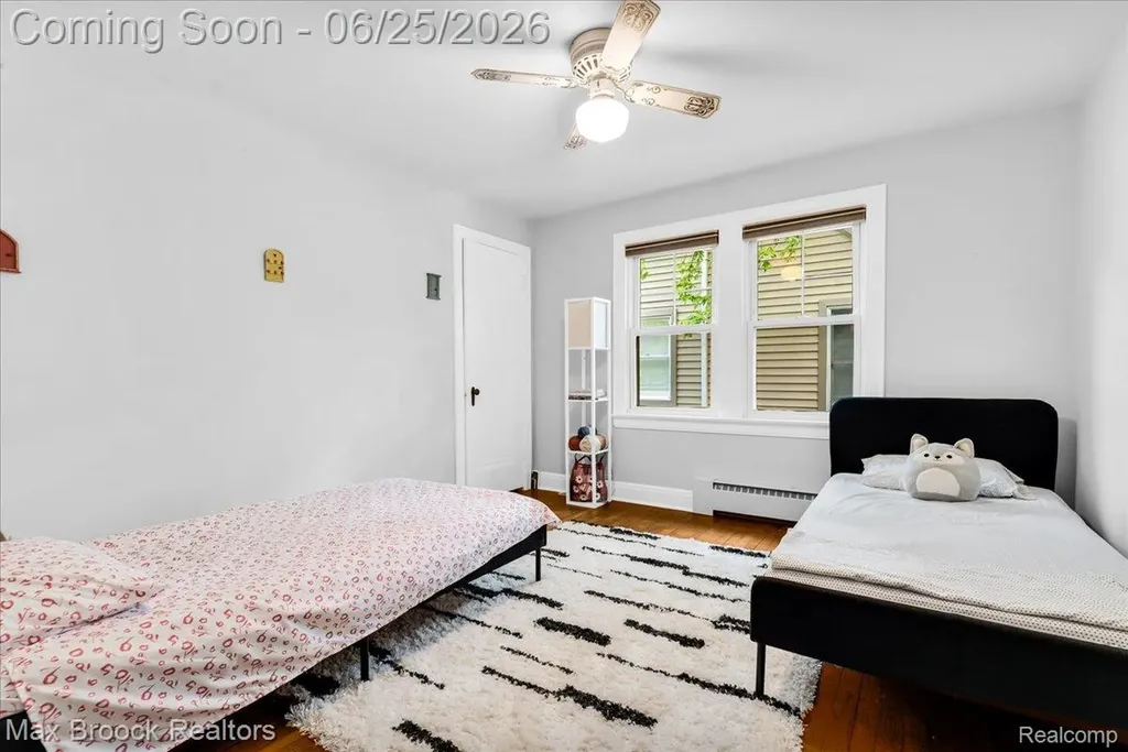1432 E Park Place Ann Arbor City MI 48104