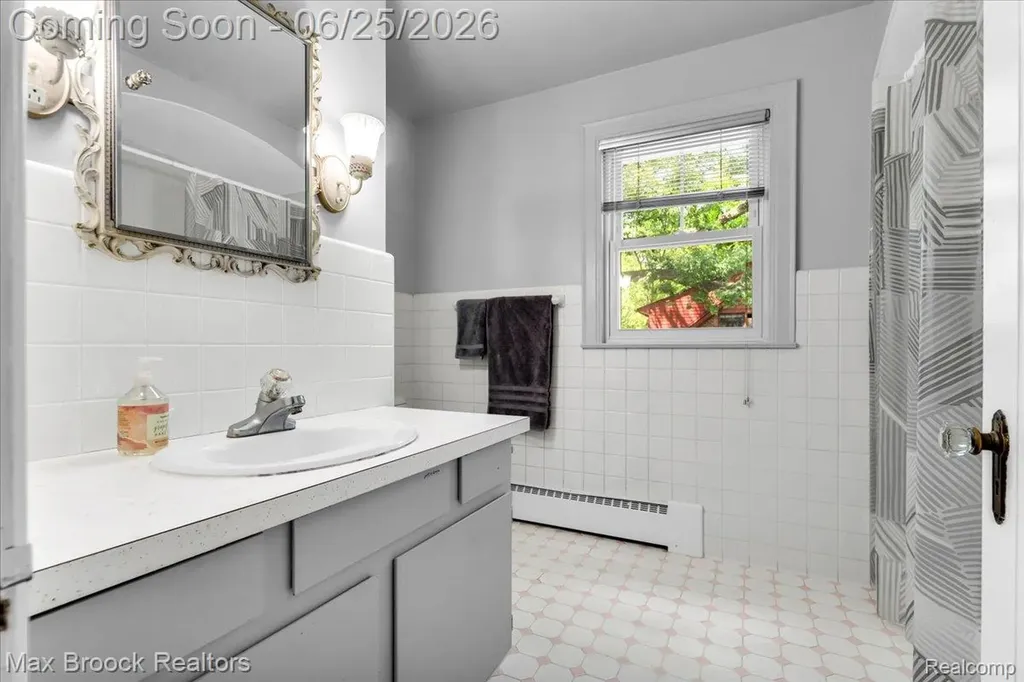 1432 E Park Place Ann Arbor City MI 48104