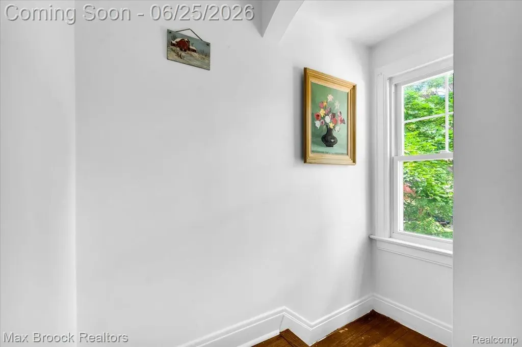 1432 E Park Place Ann Arbor City MI 48104