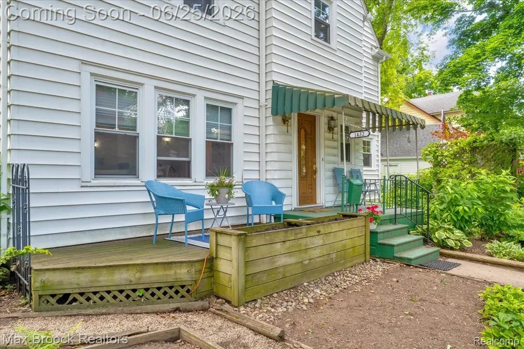 1432 E Park Place Ann Arbor City MI 48104