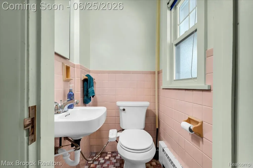 1432 E Park Place Ann Arbor City MI 48104