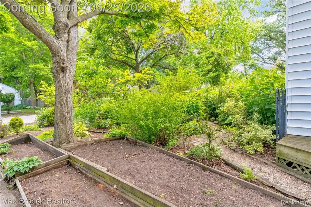 1432 E Park Place Ann Arbor City MI 48104