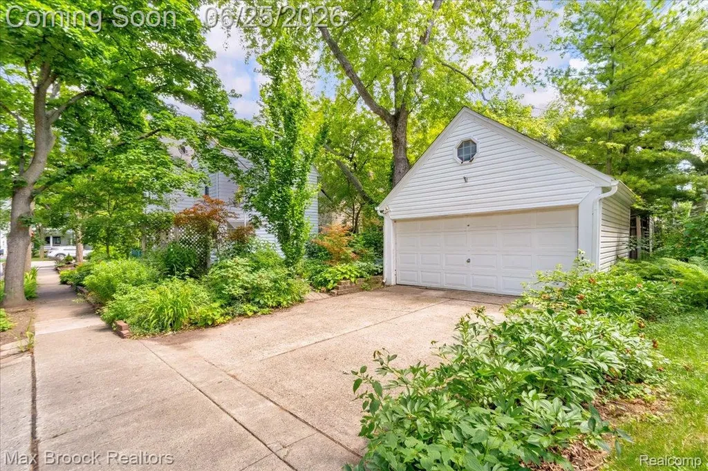 1432 E Park Place Ann Arbor City MI 48104