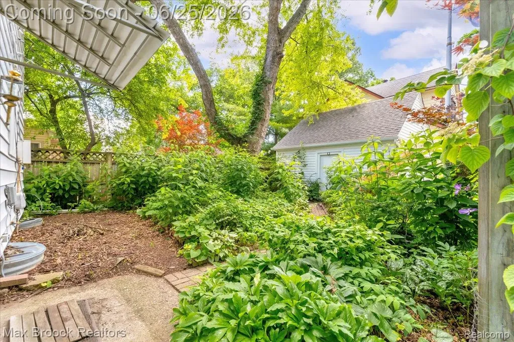 1432 E Park Place Ann Arbor City MI 48104