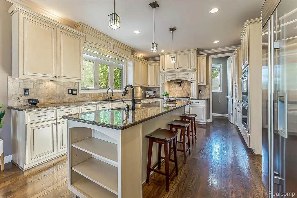 24935 Ravine Drive Lyon Charter Township MI 48178