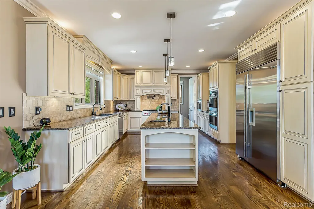 24935 Ravine Drive Lyon Charter Township MI 48178