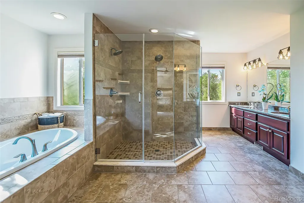 24935 Ravine Drive Lyon Charter Township MI 48178