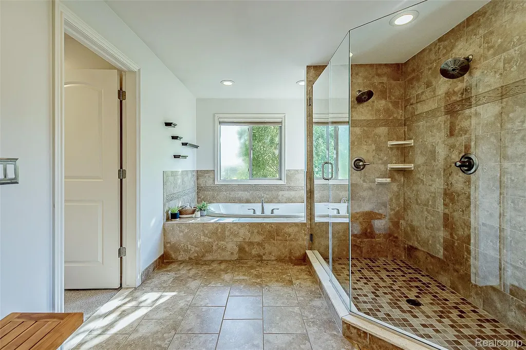 24935 Ravine Drive Lyon Charter Township MI 48178