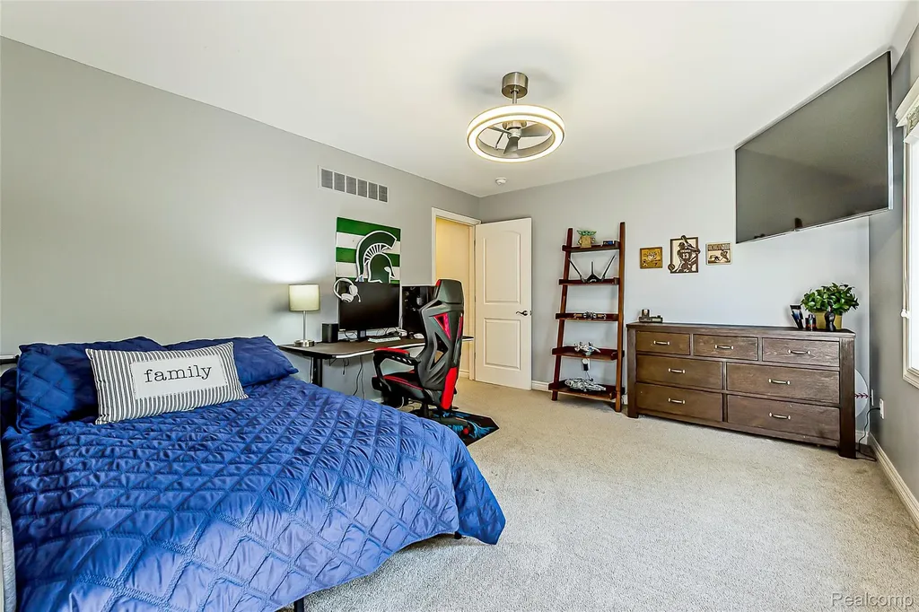 24935 Ravine Drive Lyon Charter Township MI 48178