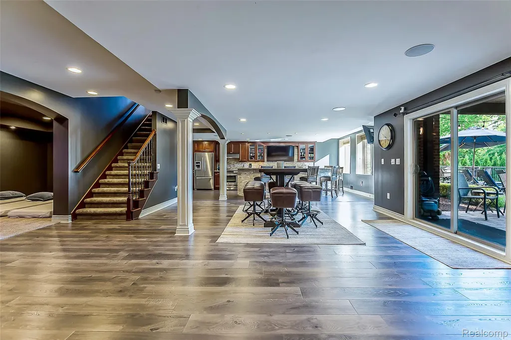 24935 Ravine Drive Lyon Charter Township MI 48178