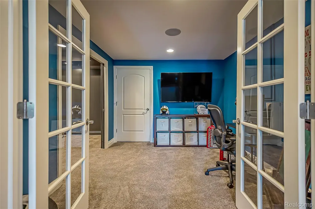 24935 Ravine Drive Lyon Charter Township MI 48178