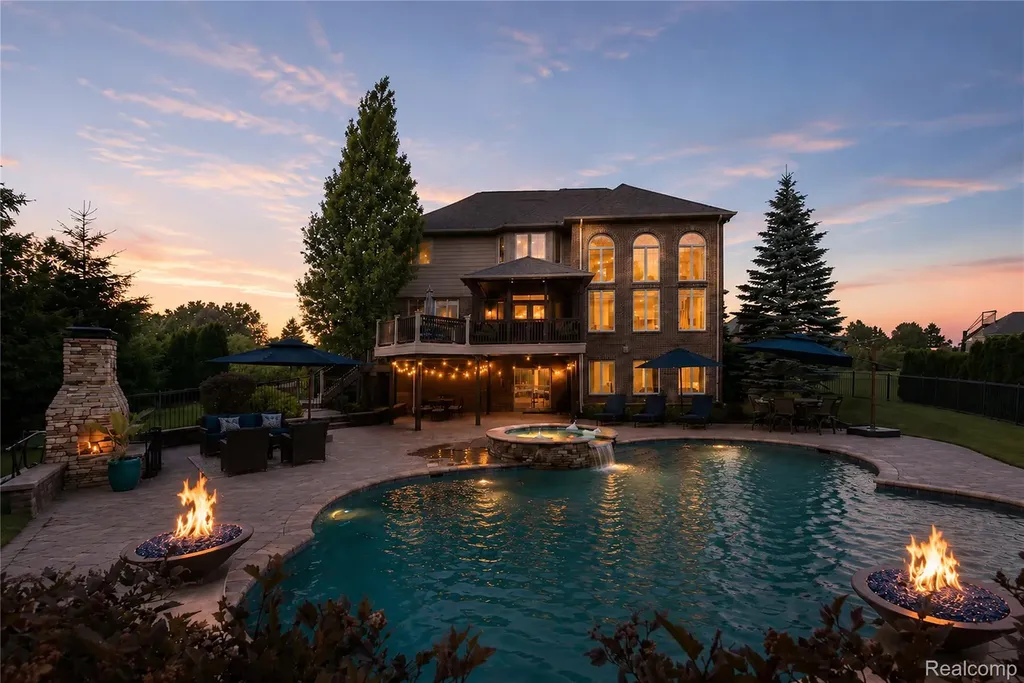 24935 Ravine Drive Lyon Charter Township MI 48178