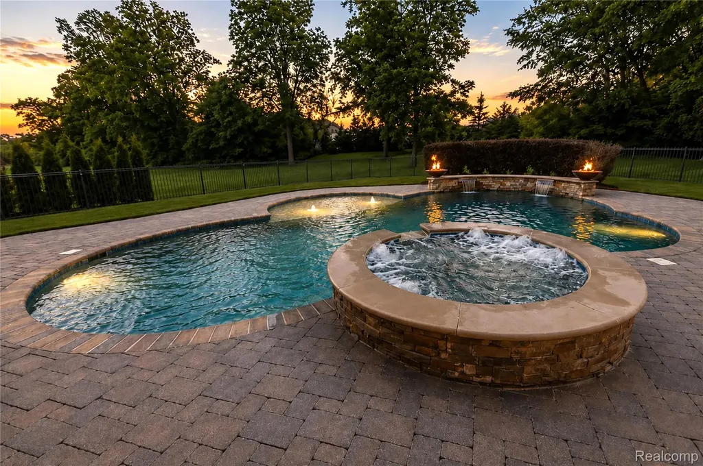 24935 Ravine Drive Lyon Charter Township MI 48178