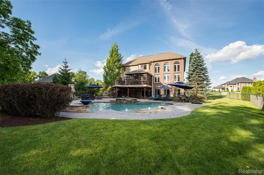 24935 Ravine Drive Lyon Charter Township MI 48178