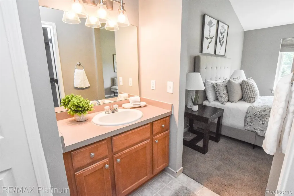 1661 Sanctuary Circle Oceola Township MI 48855