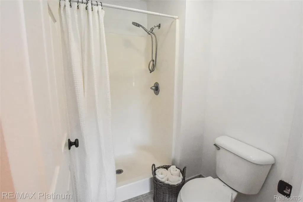 1661 Sanctuary Circle Oceola Township MI 48855