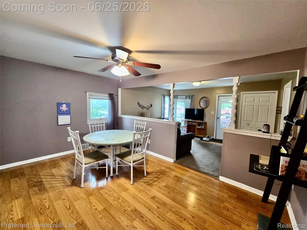 15349 Deering Street Livonia City MI 48154