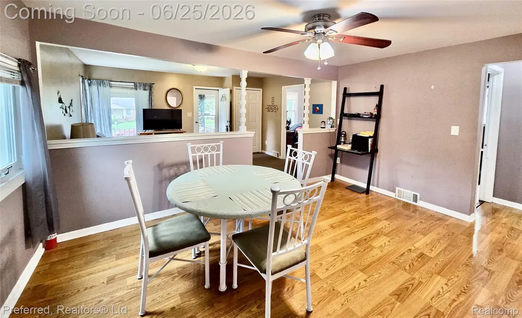 15349 Deering Street Livonia City MI 48154