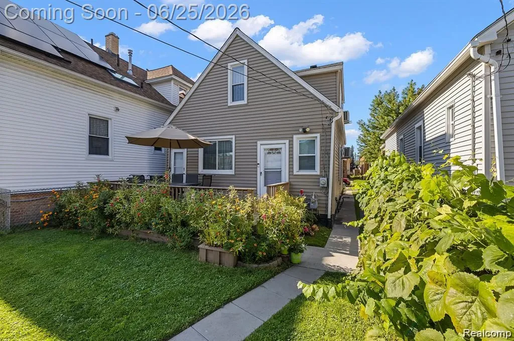 2310 Neibel Street Hamtramck City MI 48212