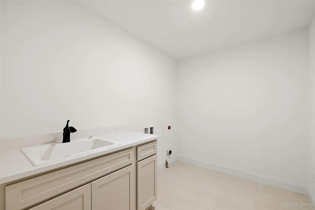 28325 Nadia Lane Chesterfield Township MI 48047