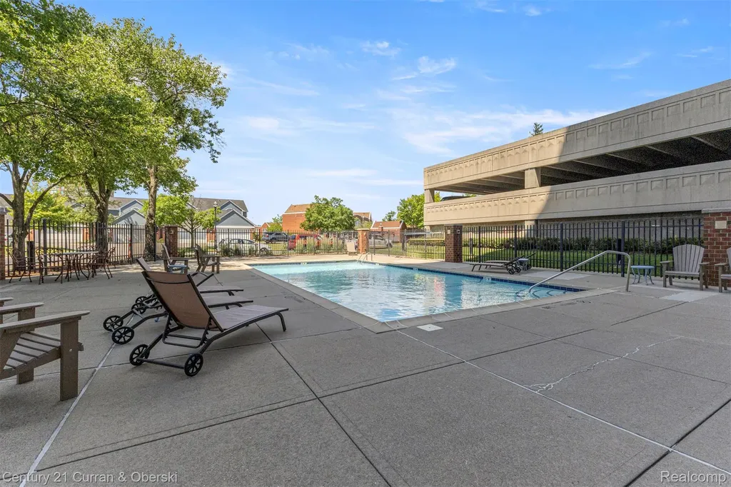 250 E Harbortown Drive Detroit City MI 48207