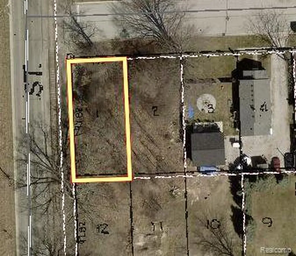 V/l Sturges Street Port Huron City MI 48060