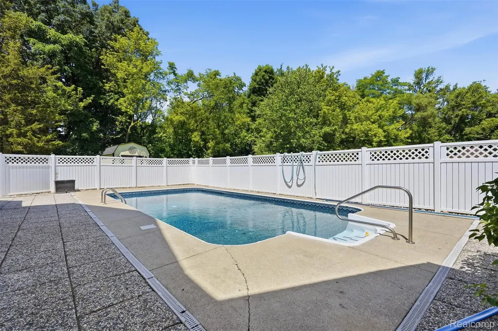 11673 Orchardview Drive Fenton City MI 48430
