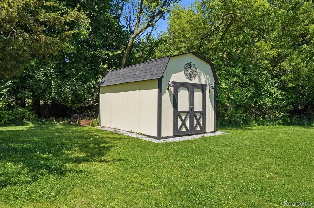 11673 Orchardview Drive Fenton City MI 48430