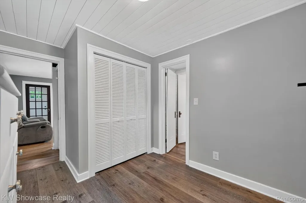 407 Broadway Springfield Charter Township MI 48350