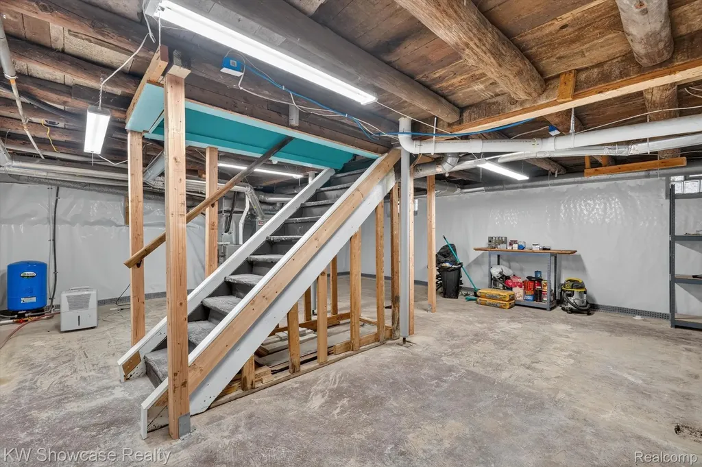 407 Broadway Springfield Charter Township MI 48350