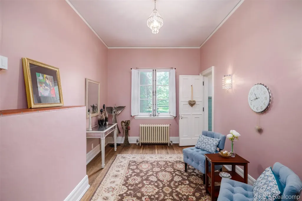 189 Cloverly Road Grosse Pointe Farms City MI 48236