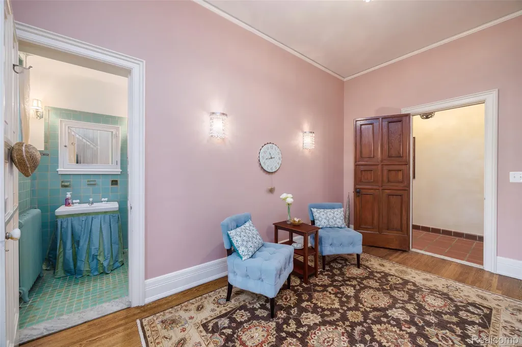189 Cloverly Road Grosse Pointe Farms City MI 48236