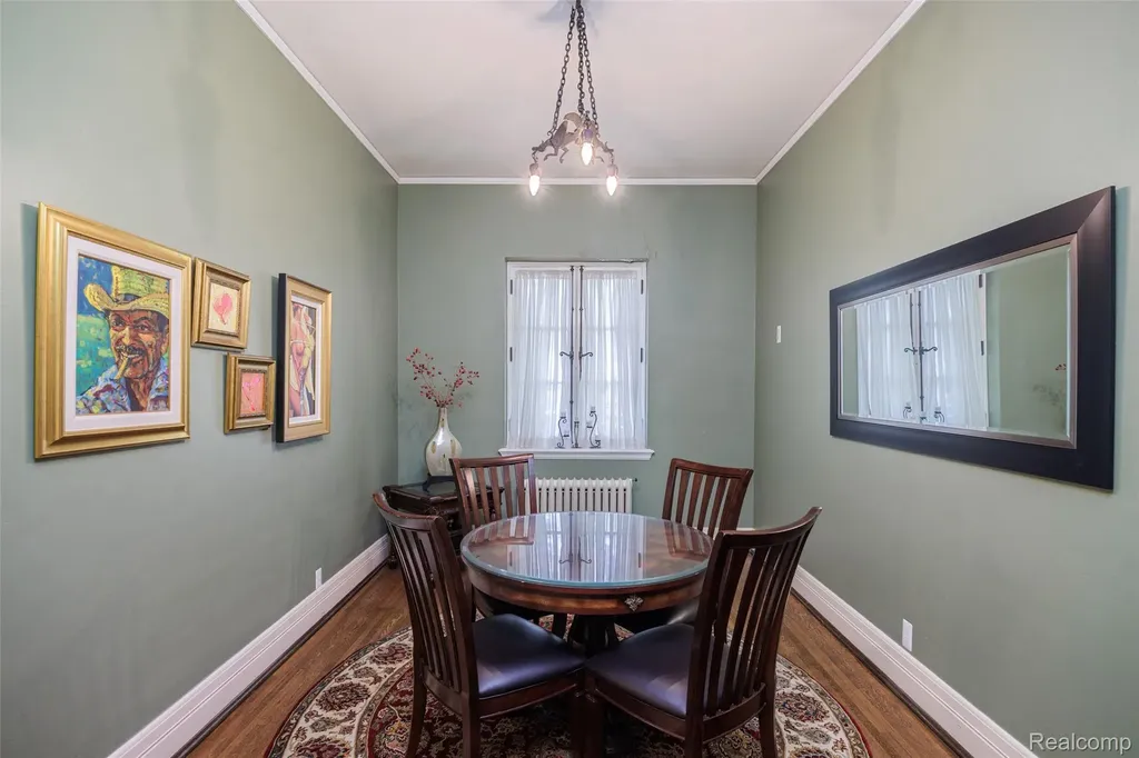 189 Cloverly Road Grosse Pointe Farms City MI 48236