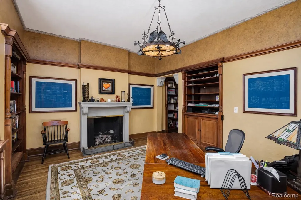189 Cloverly Road Grosse Pointe Farms City MI 48236