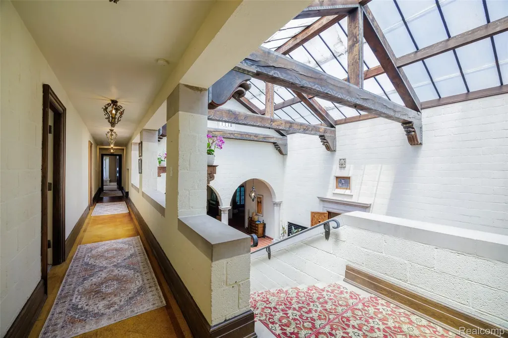 189 Cloverly Road Grosse Pointe Farms City MI 48236