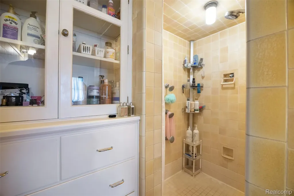 189 Cloverly Road Grosse Pointe Farms City MI 48236