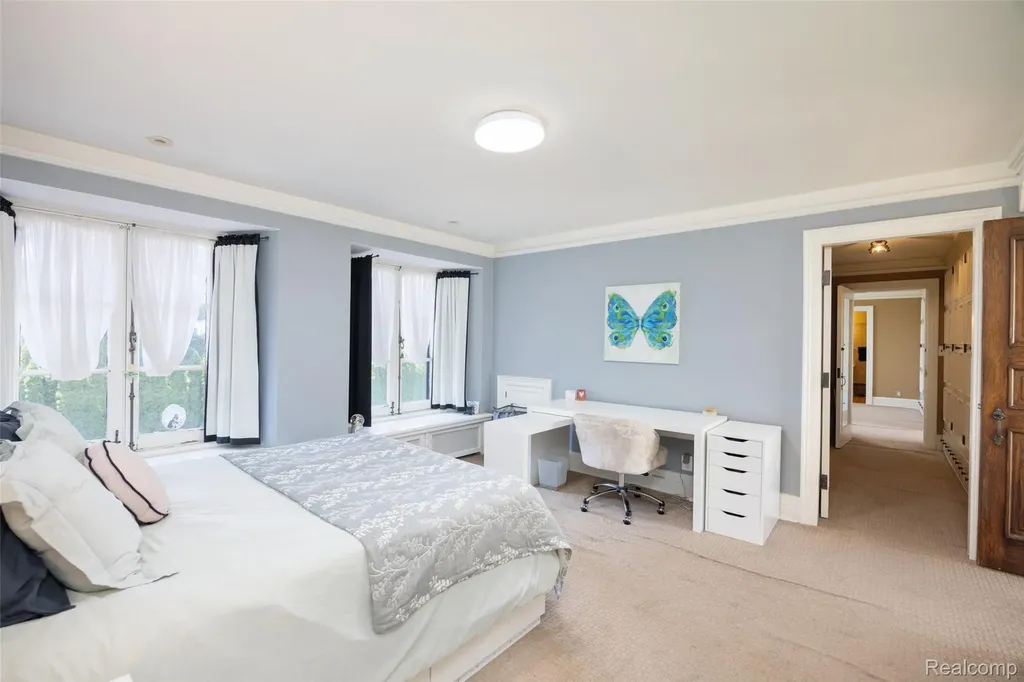 189 Cloverly Road Grosse Pointe Farms City MI 48236