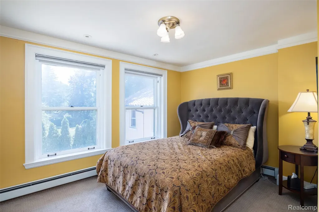 189 Cloverly Road Grosse Pointe Farms City MI 48236