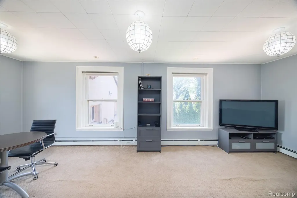 189 Cloverly Road Grosse Pointe Farms City MI 48236