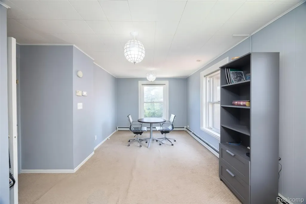 189 Cloverly Road Grosse Pointe Farms City MI 48236